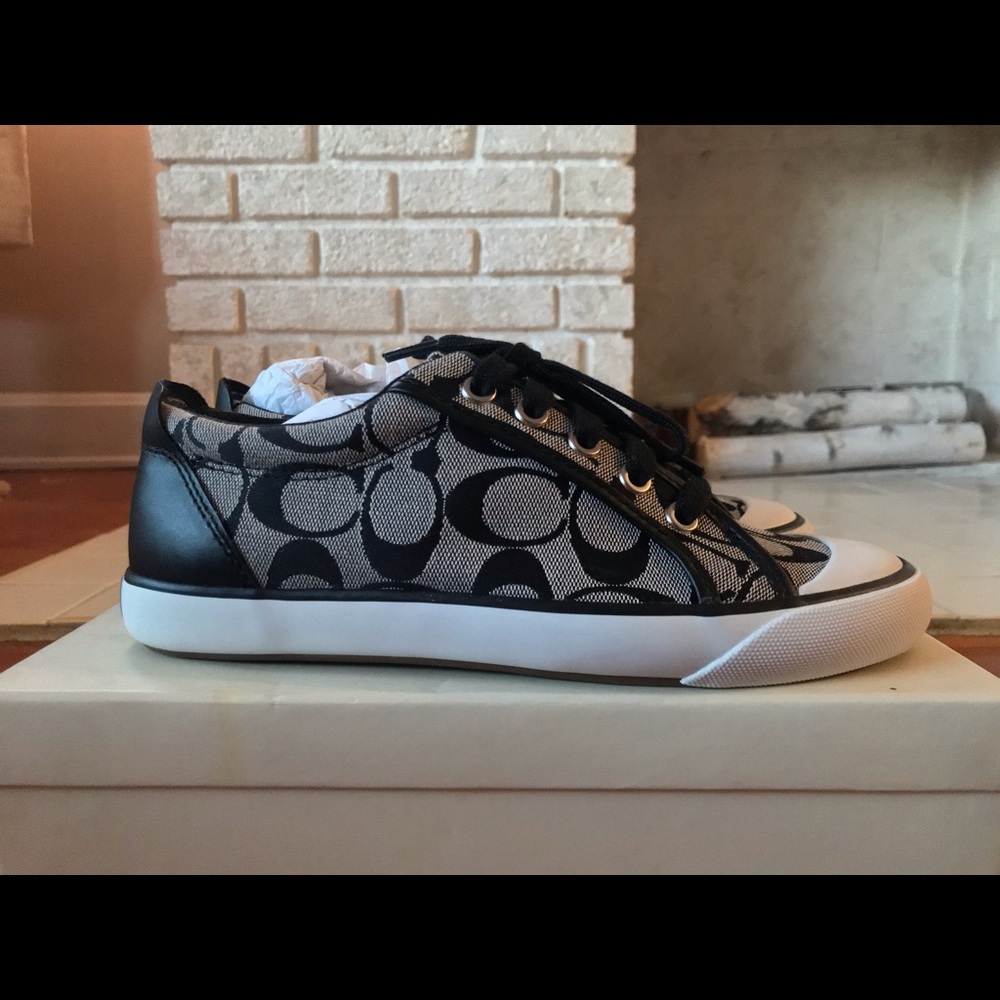 ✨NEW Coach Barrett Sneakers Black/ White